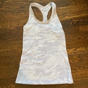 Lululemon Cool Racerback *Luxtreme white & grey camo size 6 RARE